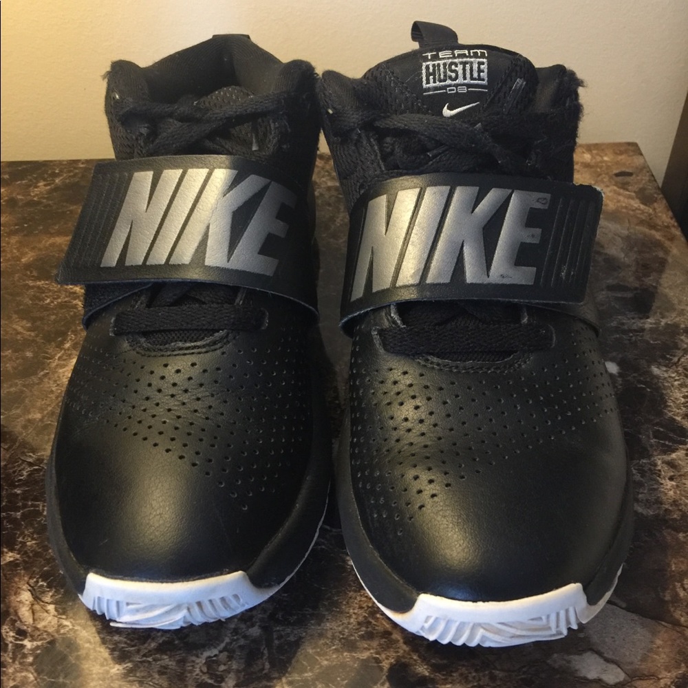 Boys Size 4.5 Black Nike Sneakers Basketball Shoes